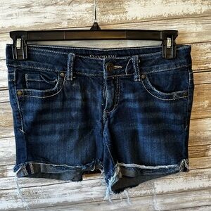 👖 Decree Dark Wash Denim Shorts Distressed Frayed Hem Size 5 Stretch